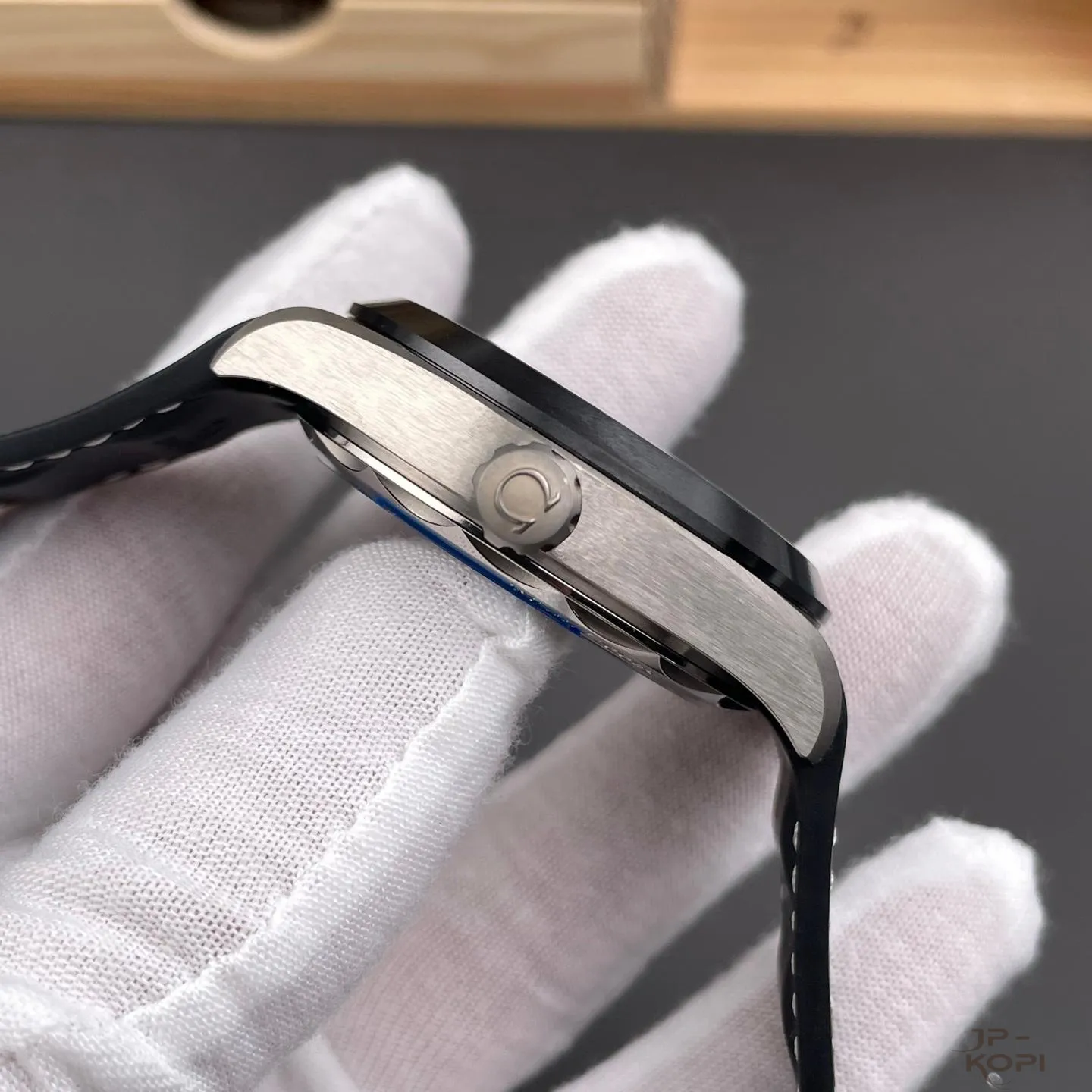 オメガ シーマスター アクアテラ GMT ワールドタイマー 220.92.43.22.99.001|グレー 43mm【VS工場出品】 - 画像 (6)