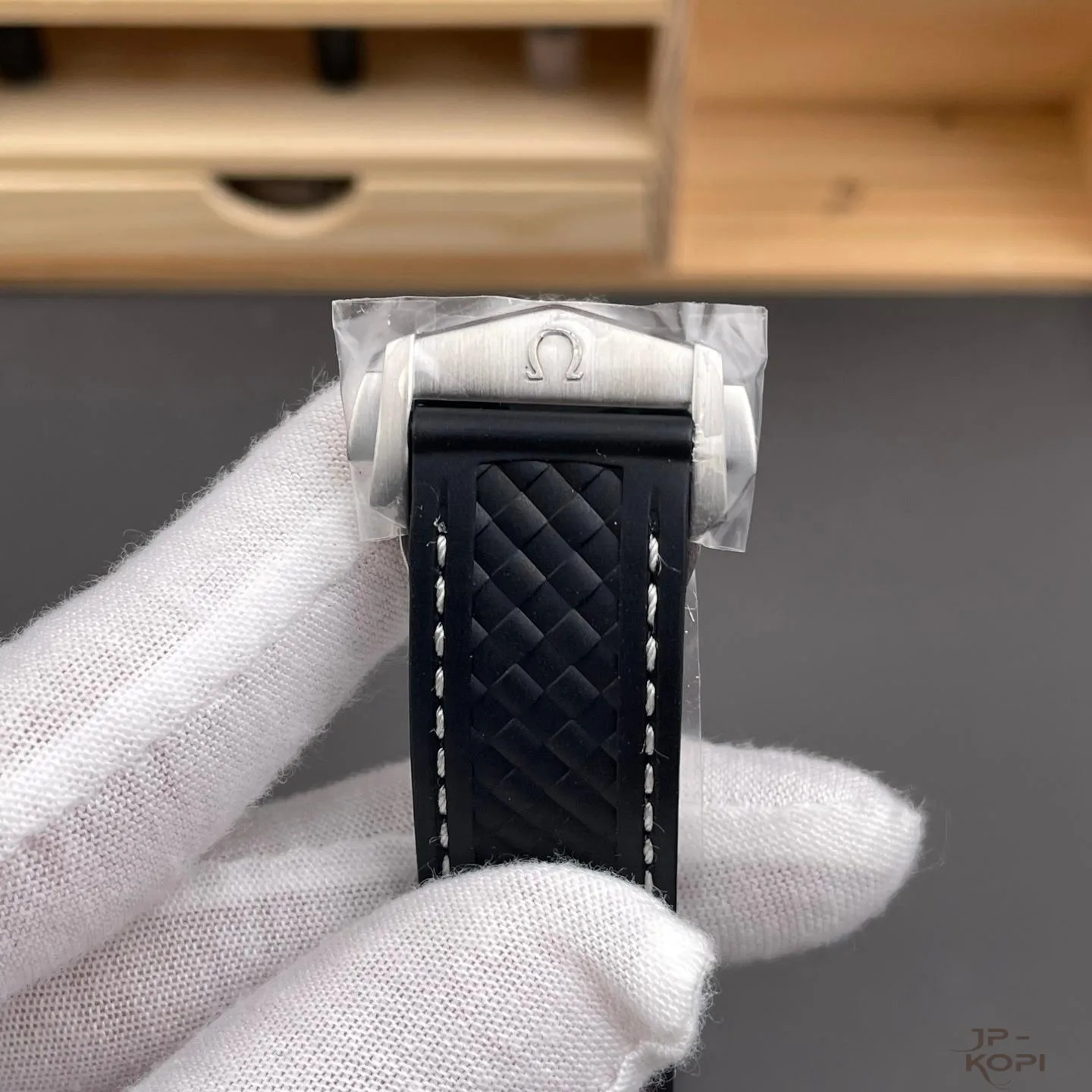 オメガ シーマスター アクアテラ GMT ワールドタイマー 220.92.43.22.99.001|グレー 43mm【VS工場出品】 - 画像 (9)