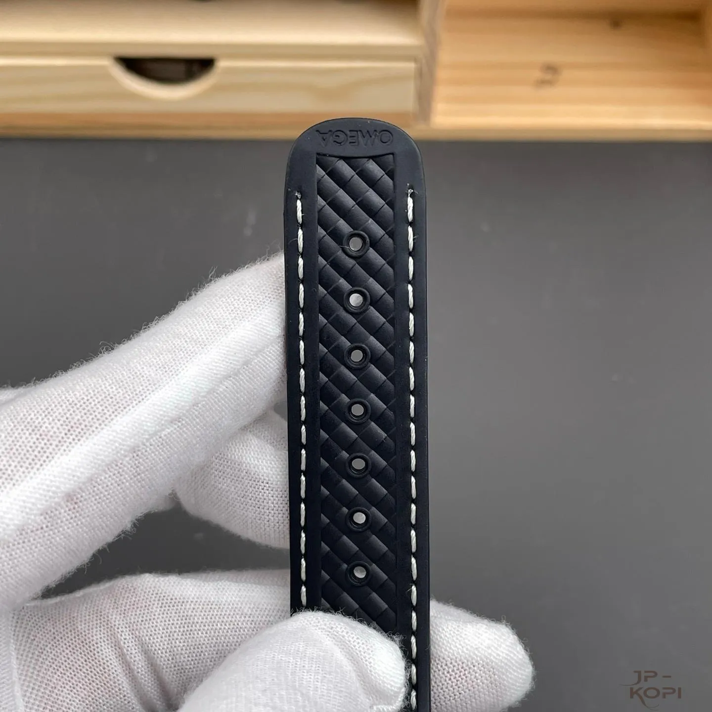 オメガ シーマスター アクアテラ GMT ワールドタイマー 220.92.43.22.99.001|グレー 43mm【VS工場出品】 - 画像 (8)