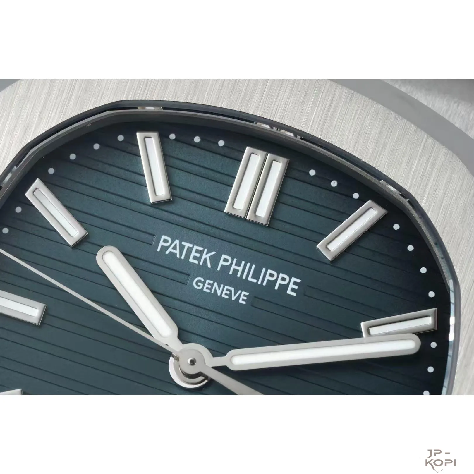 【DDF工場製】パテック・フィリップ ノーチラス 5711/1A-010|ネイビーダイアル 40mm 丹東Cal.330 - 画像 (4)