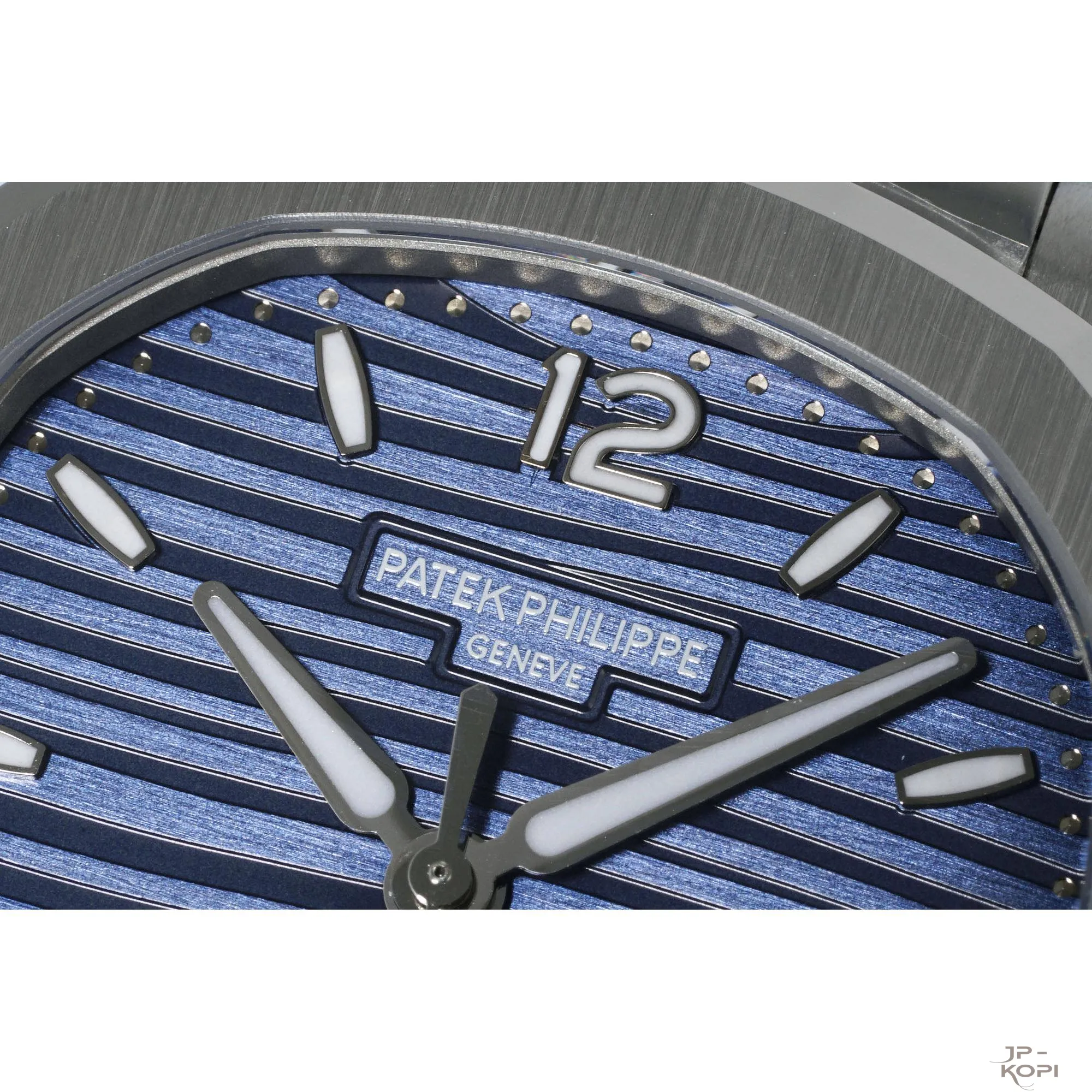 【DDF工場製】パテック・フィリップ ノーチラス 7118/1A-001|ブルー・オパーリン文字盤 35.2mm 丹東Cal.324 - 画像 (5)