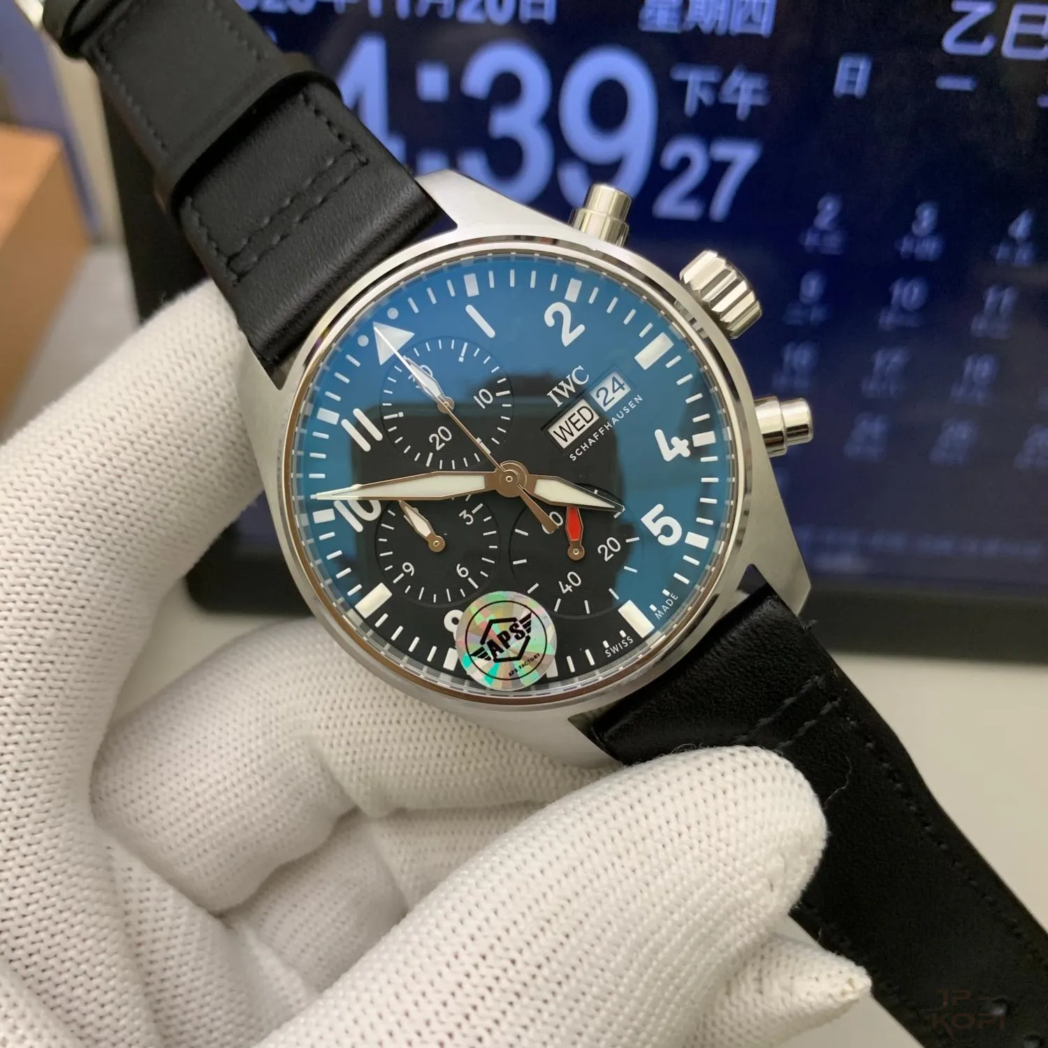 IWC パイロットウォッチ IW378001|ブラックダイアル クロノグラフ 丹東Cal.69385【APS工場製】 - 画像 (3)