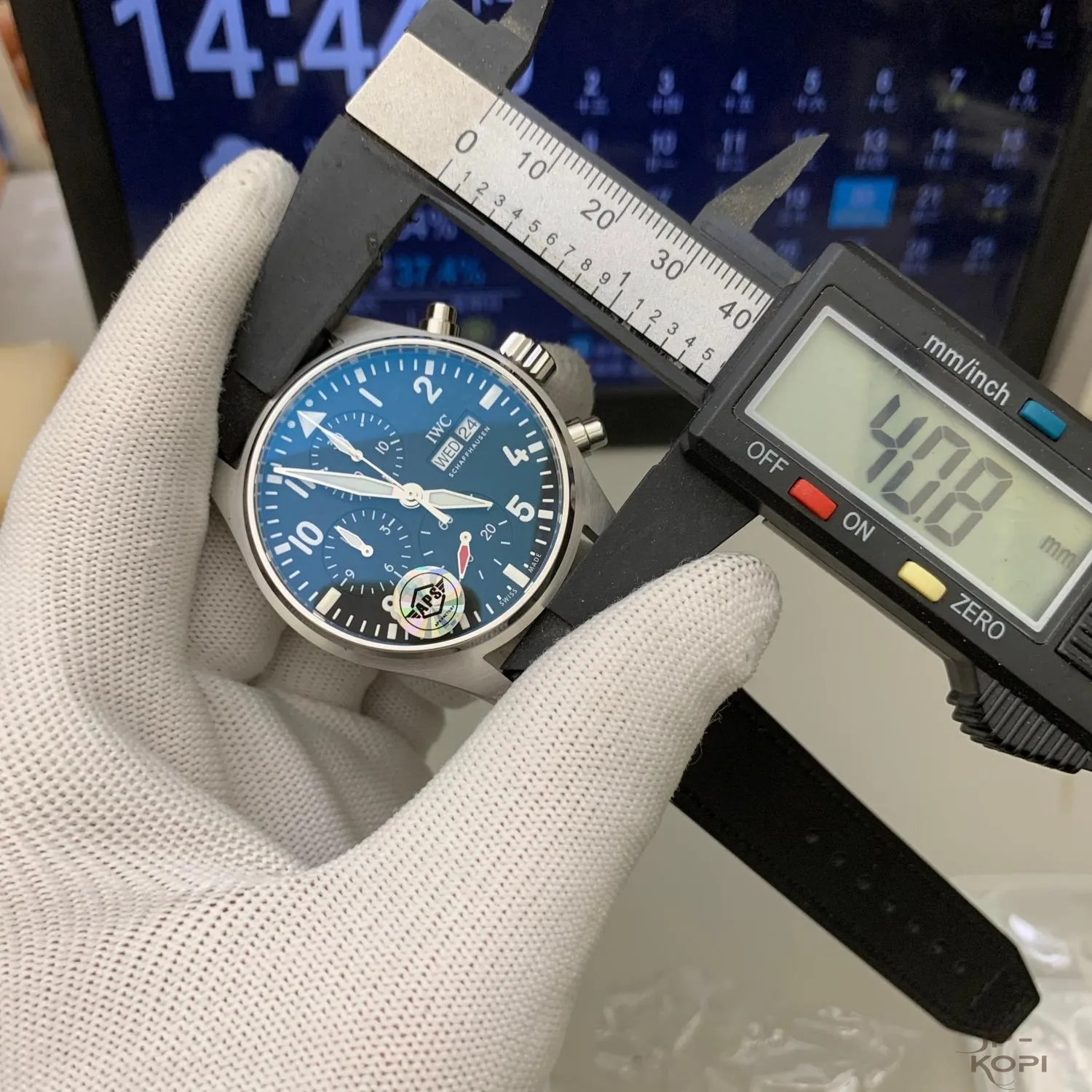 IWC パイロットウォッチ IW378001|ブラックダイアル クロノグラフ 丹東Cal.69385【APS工場製】 - 画像 (13)