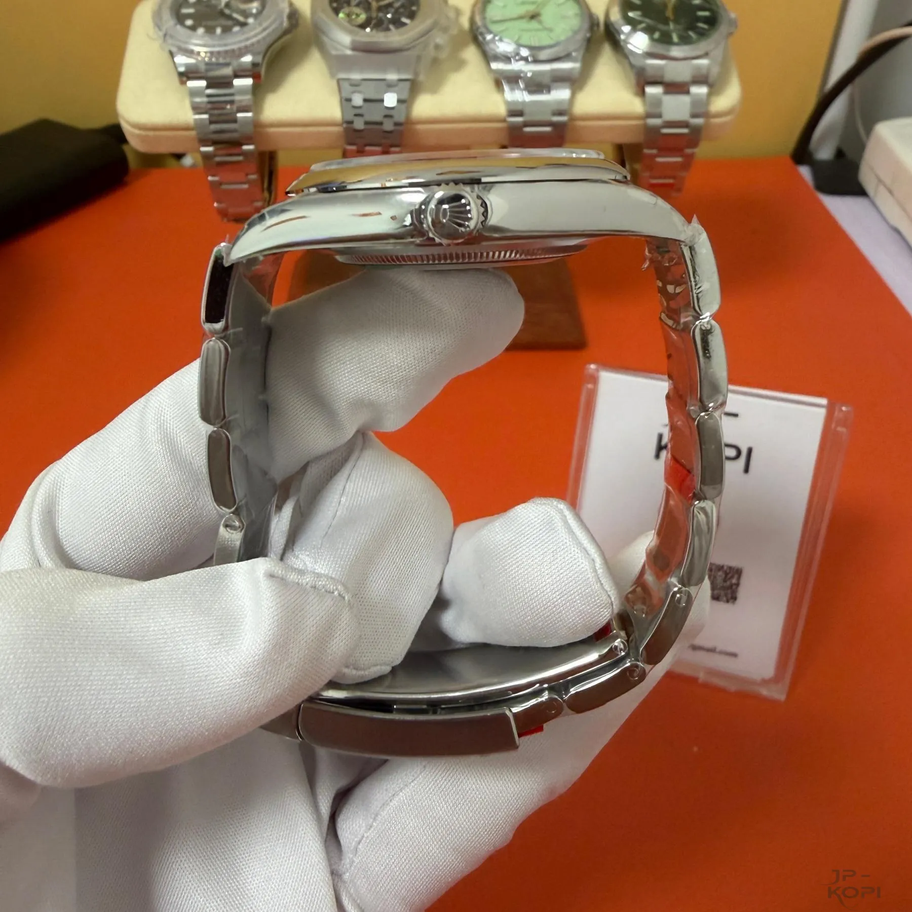 ロレックス オイスターパーペチュアル 124300|セレブレーションモチーフ 41mm ターコイズブルー【VS工場製】 - 画像 (7)