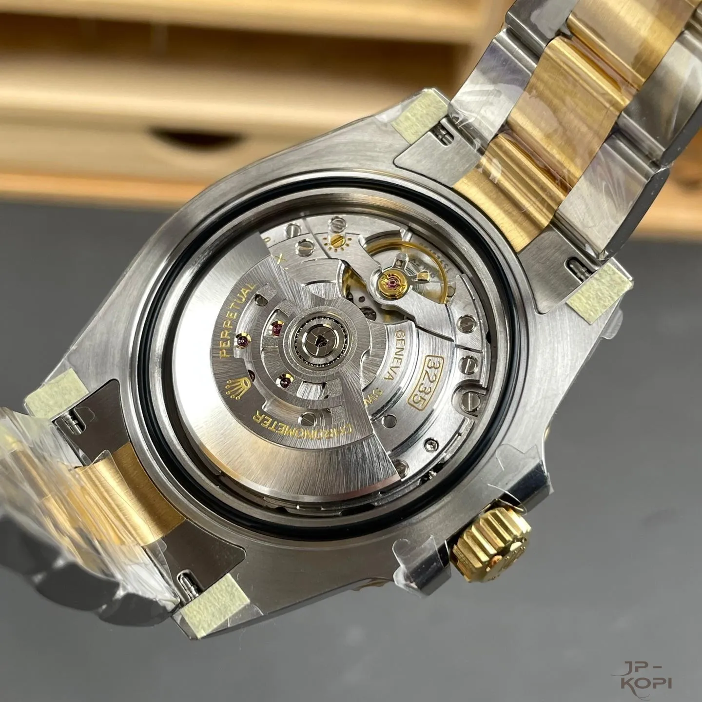 ロレックス サブマリーナーデイト 126613LN-0002|ブラックダイアル×コンビブレス 41mm 加重版【VS工場製】 - 画像 (6)