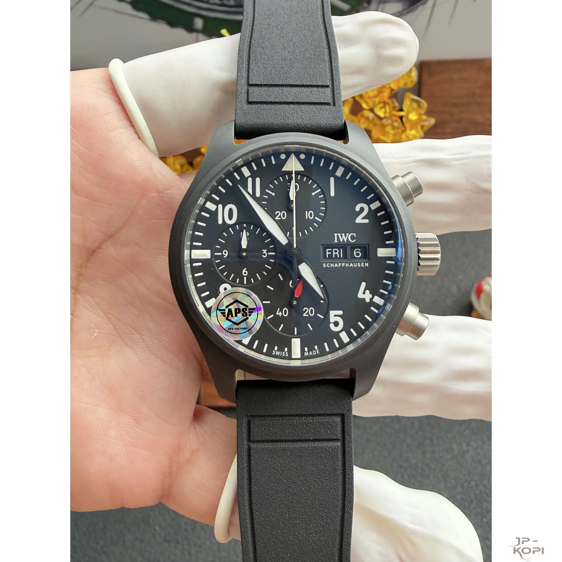 IWC パイロットウォッチ クロノグラフ 41 トップガン IW389401|ブラックセラミック × 丹東Cal.69385【APS製】 - 画像 (2)
