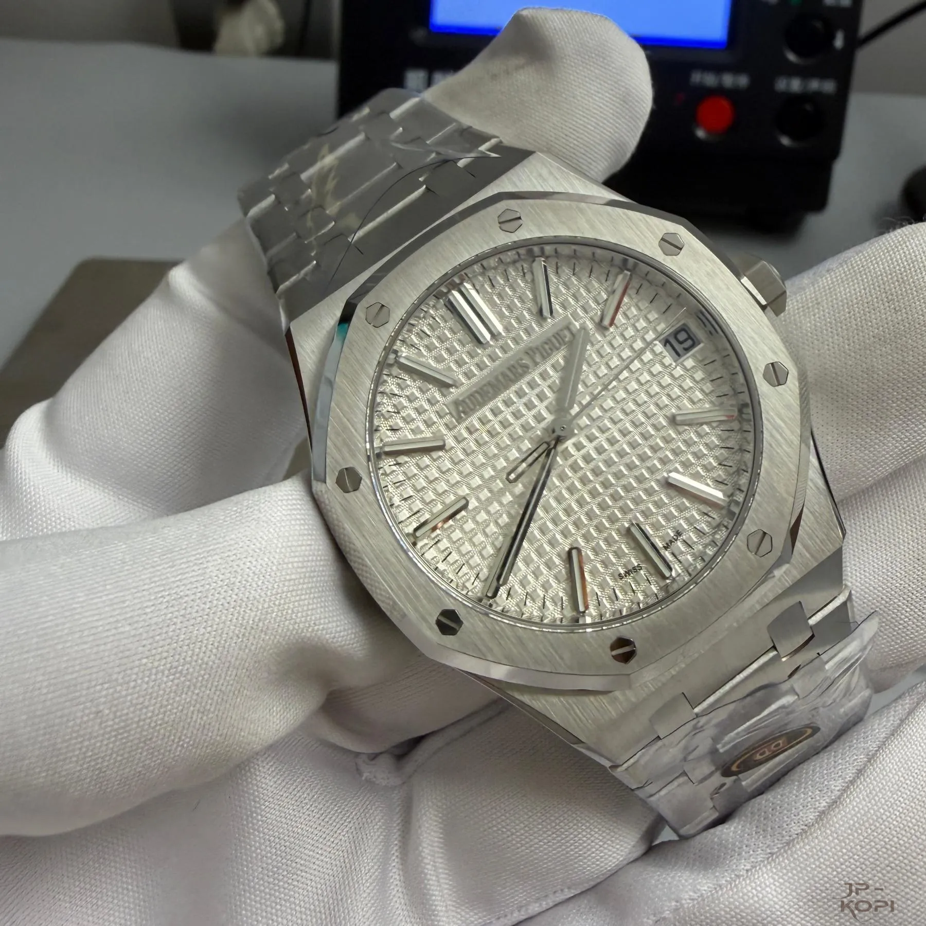オーデマ・ピゲ ロイヤルオーク 41mm 15510ST|シルバー文字盤 × ステンレスブレスレット【DDF工場製】 - 画像 (3)