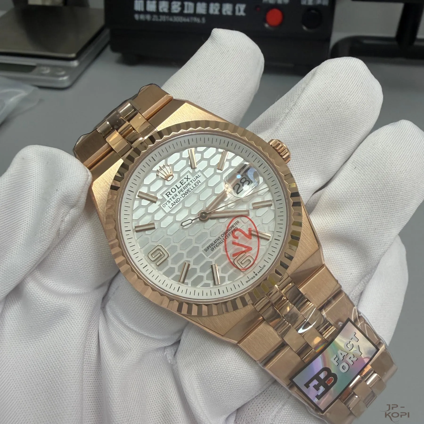 ロレックス ランドドゥエラー 127335 | ローズゴールド × ホワイトハニカムダイヤル × フルーテッドベゼル 一体式Cal.7135【B工場V2】 - 画像 (3)