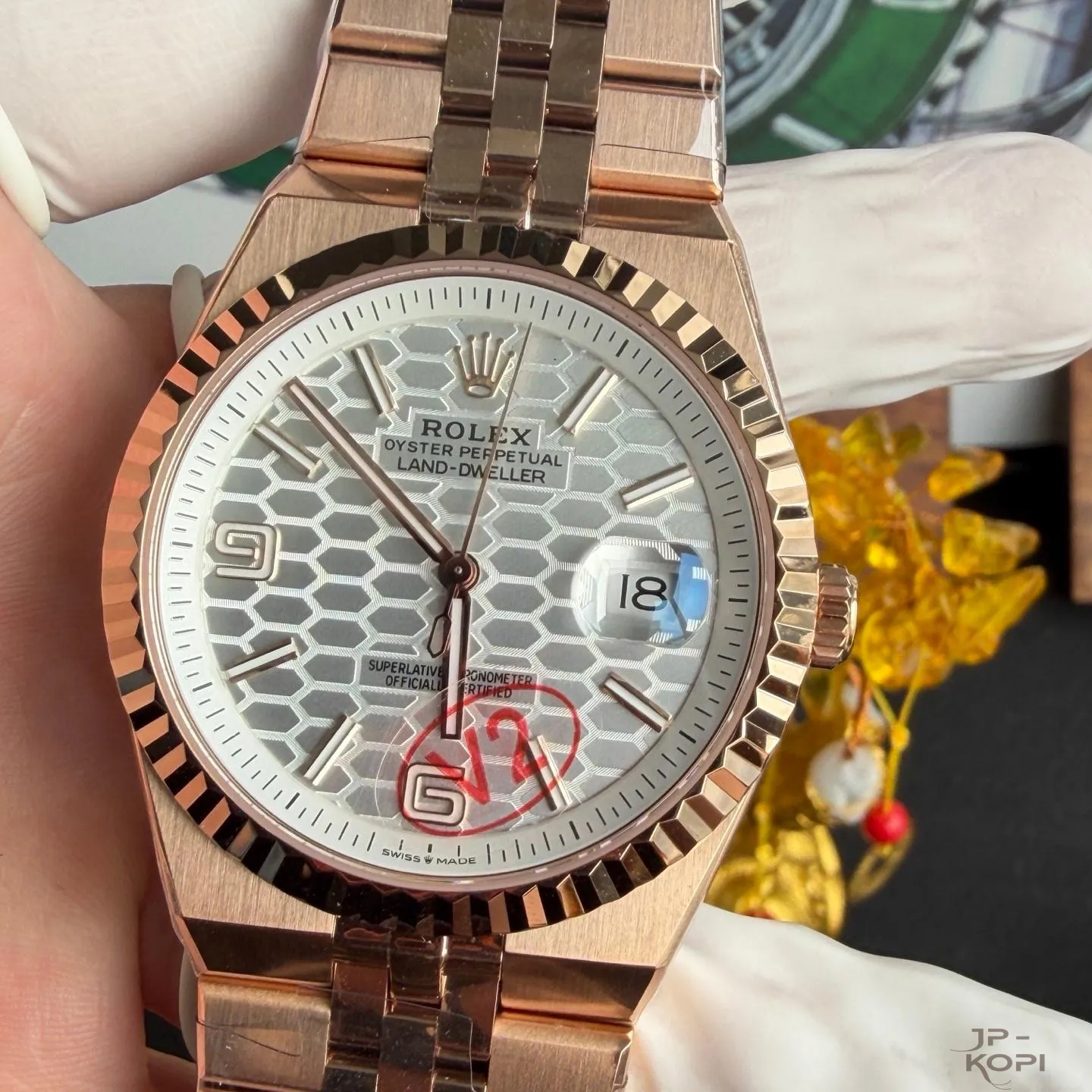 ロレックス ランドドゥエラー 127335 | ローズゴールド × ホワイトハニカムダイヤル × フルーテッドベゼル 一体式Cal.7135【B工場V2】 - 画像 (4)