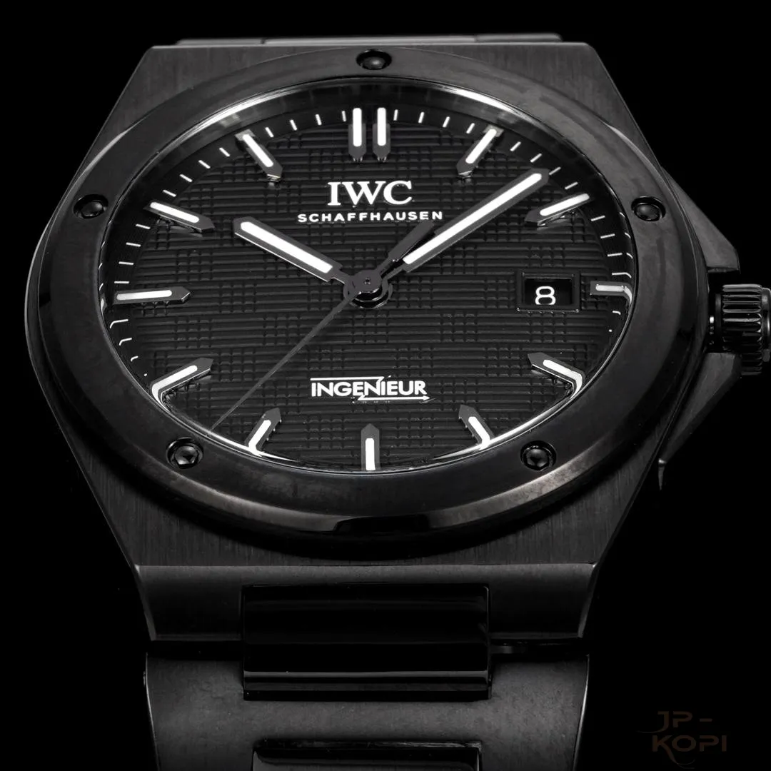 IWC インヂュニア・オートマティック 40 IW338903|ブラック文字盤 × DLCブラック【BLS工場製】 - 画像 (4)