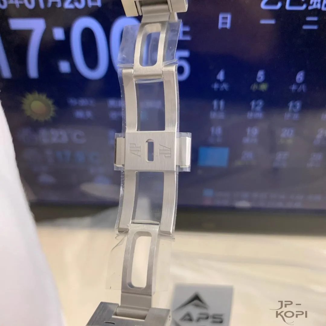 オーデマ・ピゲ ロイヤル オーク クロノグラフ 38mm 26315ST|シルバー文字盤 × ブルーカウンター【APS工場製】 - 画像 (11)