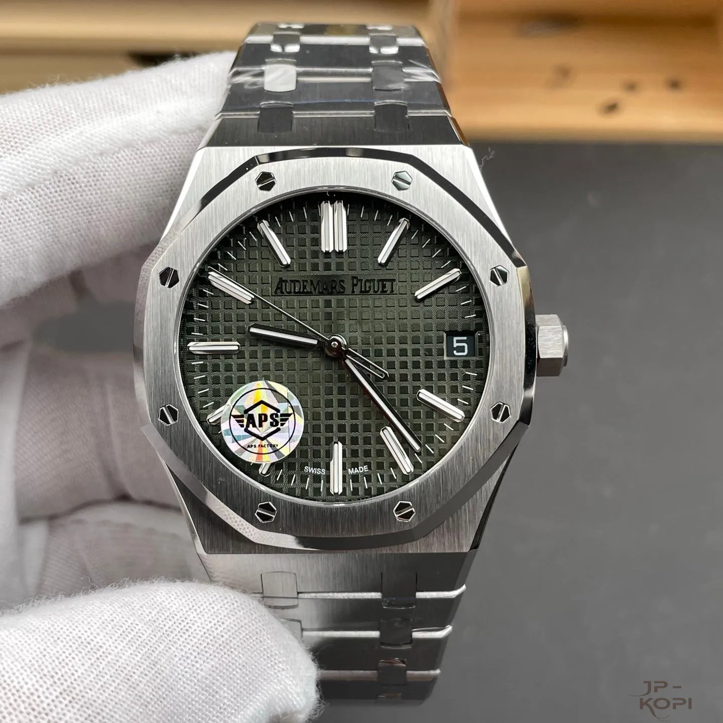 オーデマ・ピゲ ロイヤルオーク 41mm 15510ST|グリーン文字盤・ステンレスブレスレット【APS工場製】 - 画像 (2)
