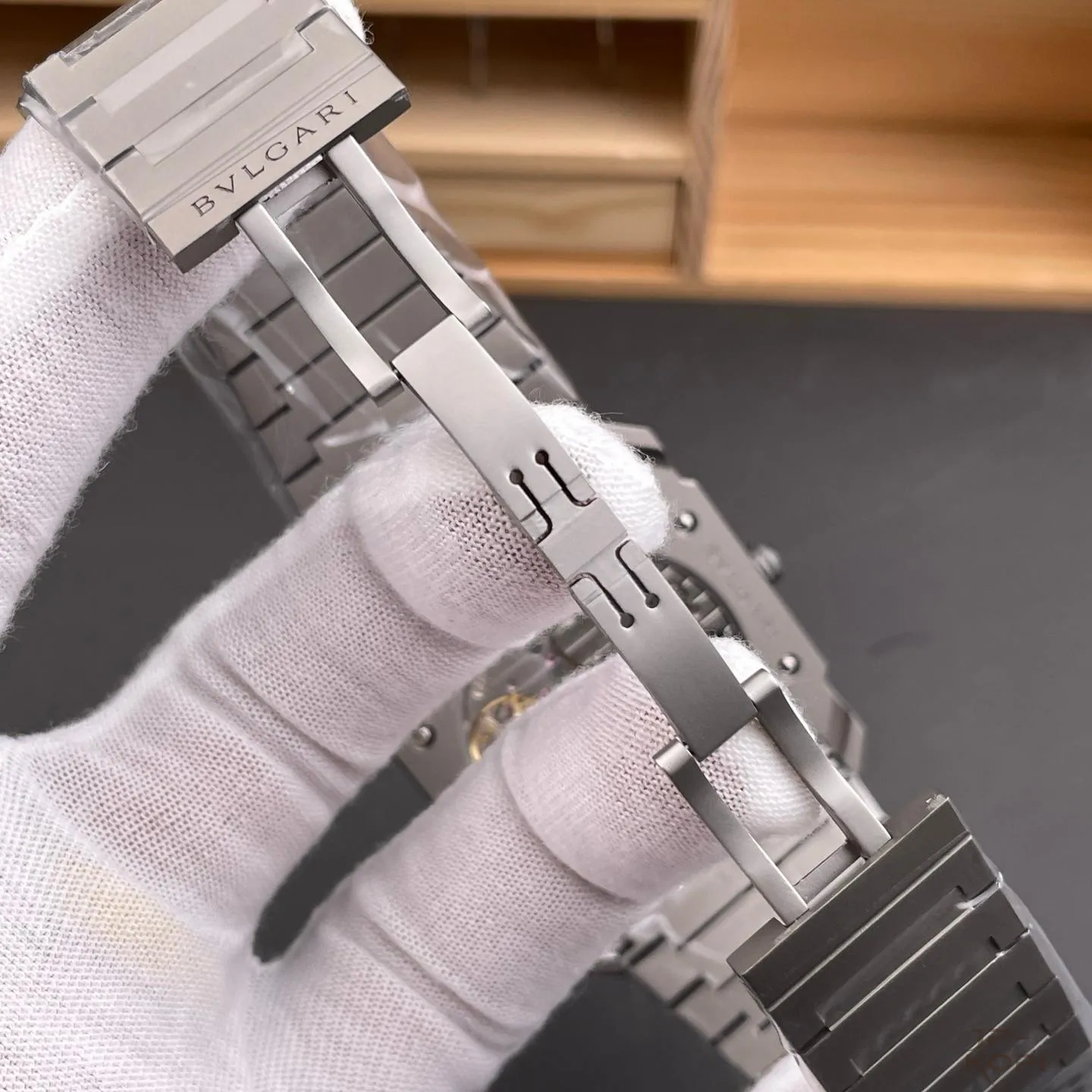ブルガリ オクト OCTO 102713|グレーダイアル チタン 40mm Cal.138 80G【BV工場製】 - 画像 (7)