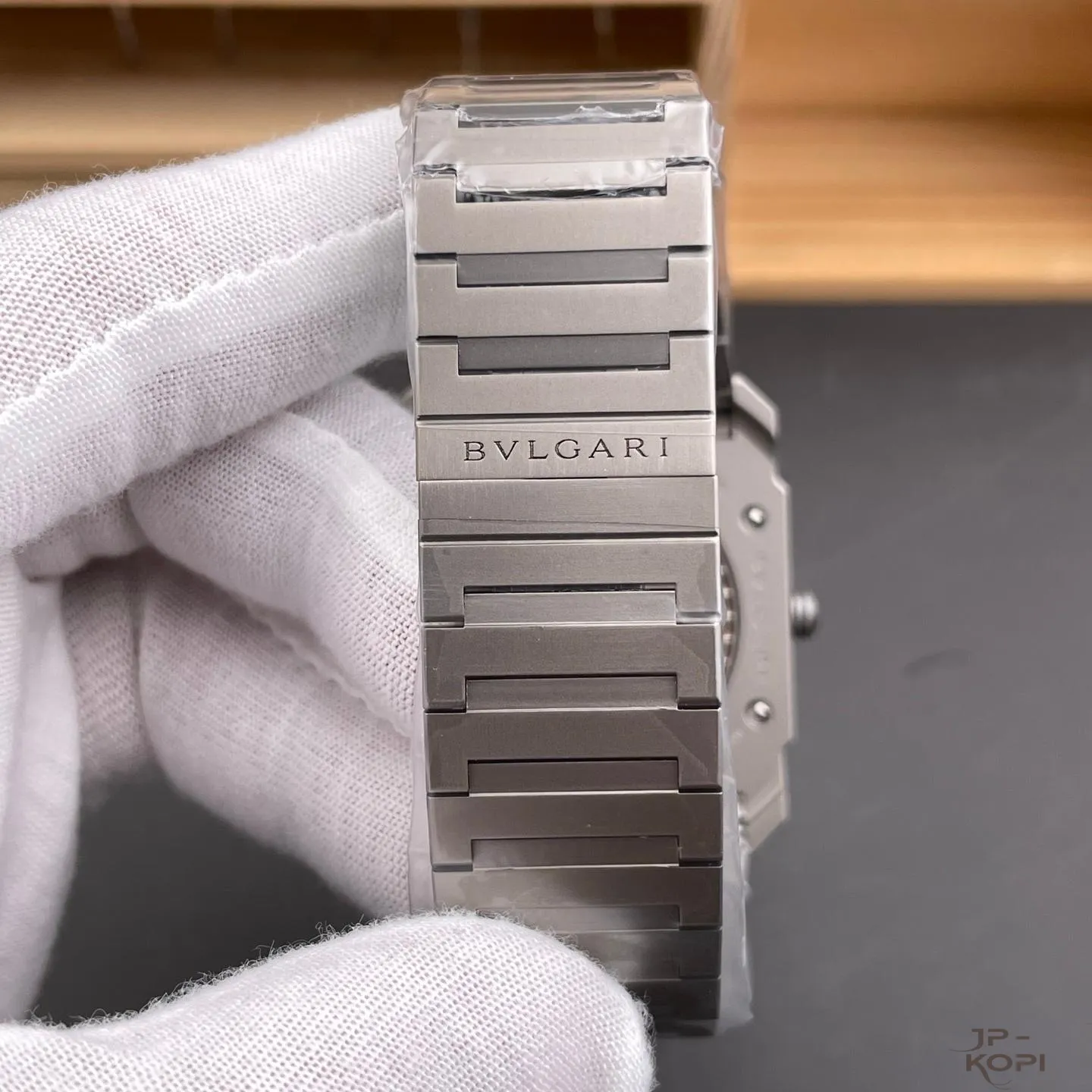 ブルガリ オクト OCTO 102713|グレーダイアル チタン 40mm Cal.138 80G【BV工場製】 - 画像 (8)