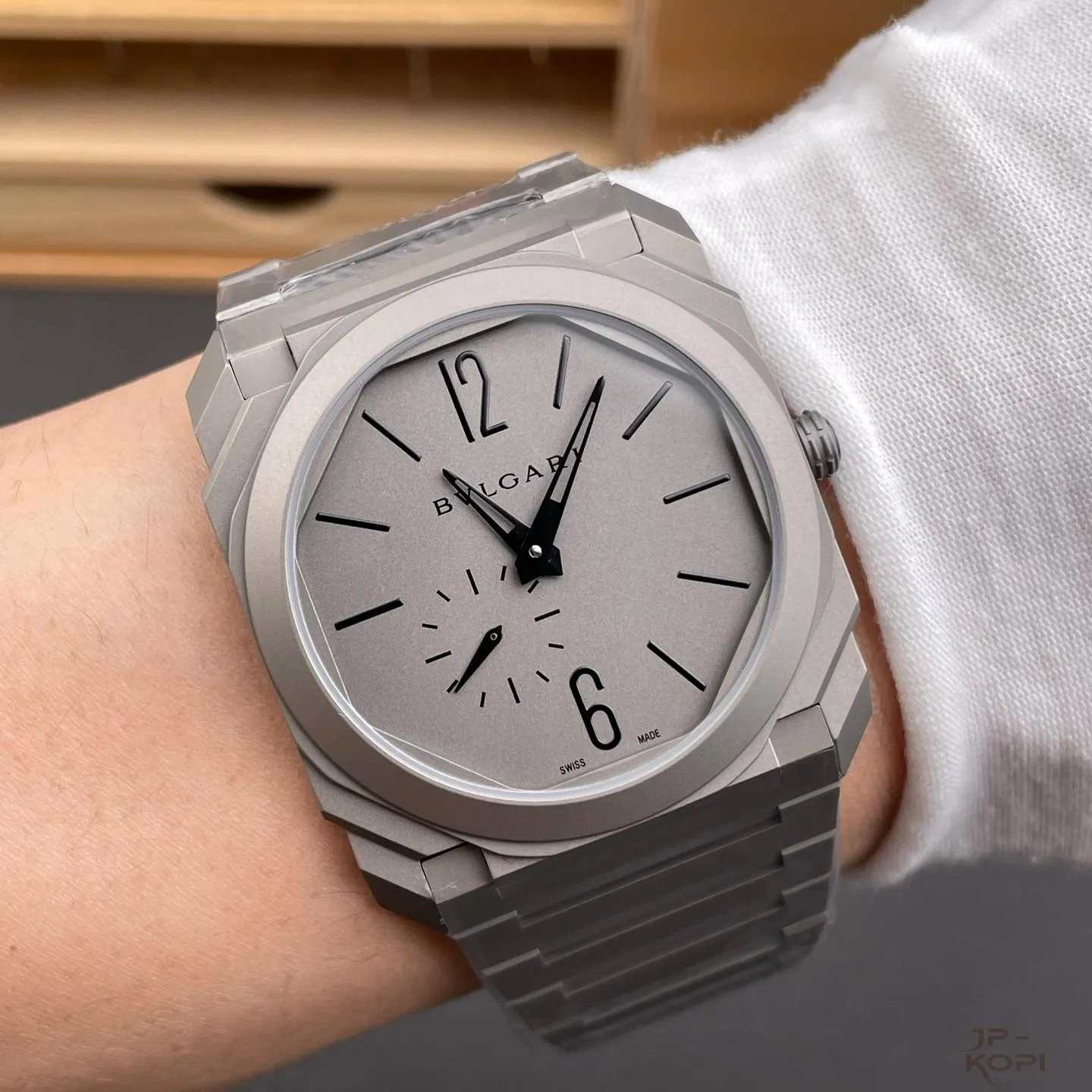 ブルガリ オクト OCTO 102713|グレーダイアル チタン 40mm Cal.138 80G【BV工場製】 - 画像 (9)