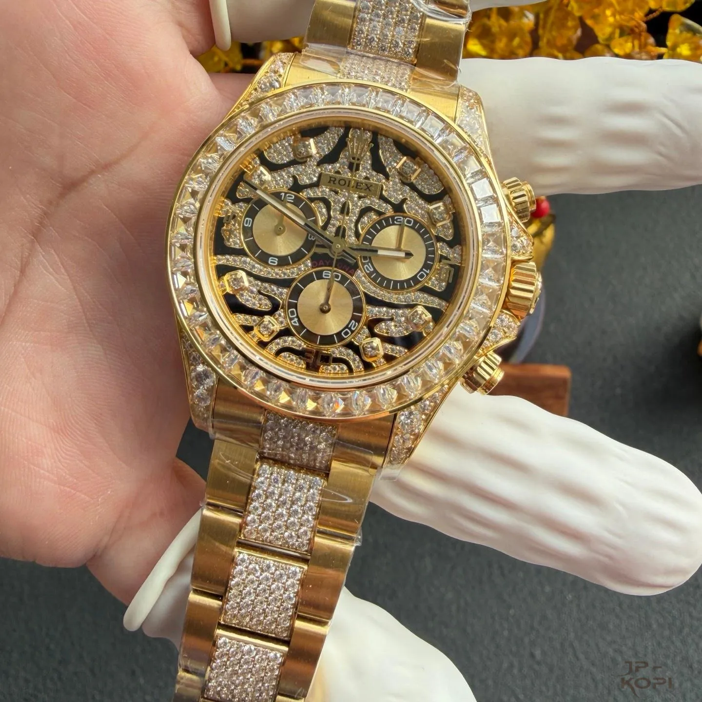 ロレックス デイトナ 116598TBR “Eye of the Tiger”|バゲットダイヤ × タイガーアイ文字盤 40mm【PPM工場製】 - 画像 (4)