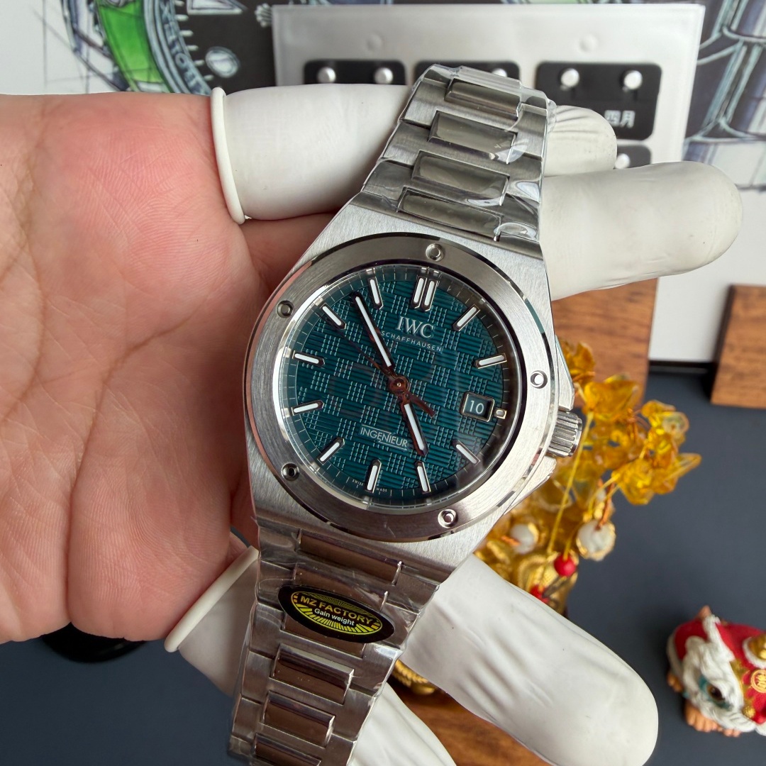 IWC インヂュニア IW328903|アクアダイアル × 904Lステンレス【MZ工場製】 - 画像 (4)