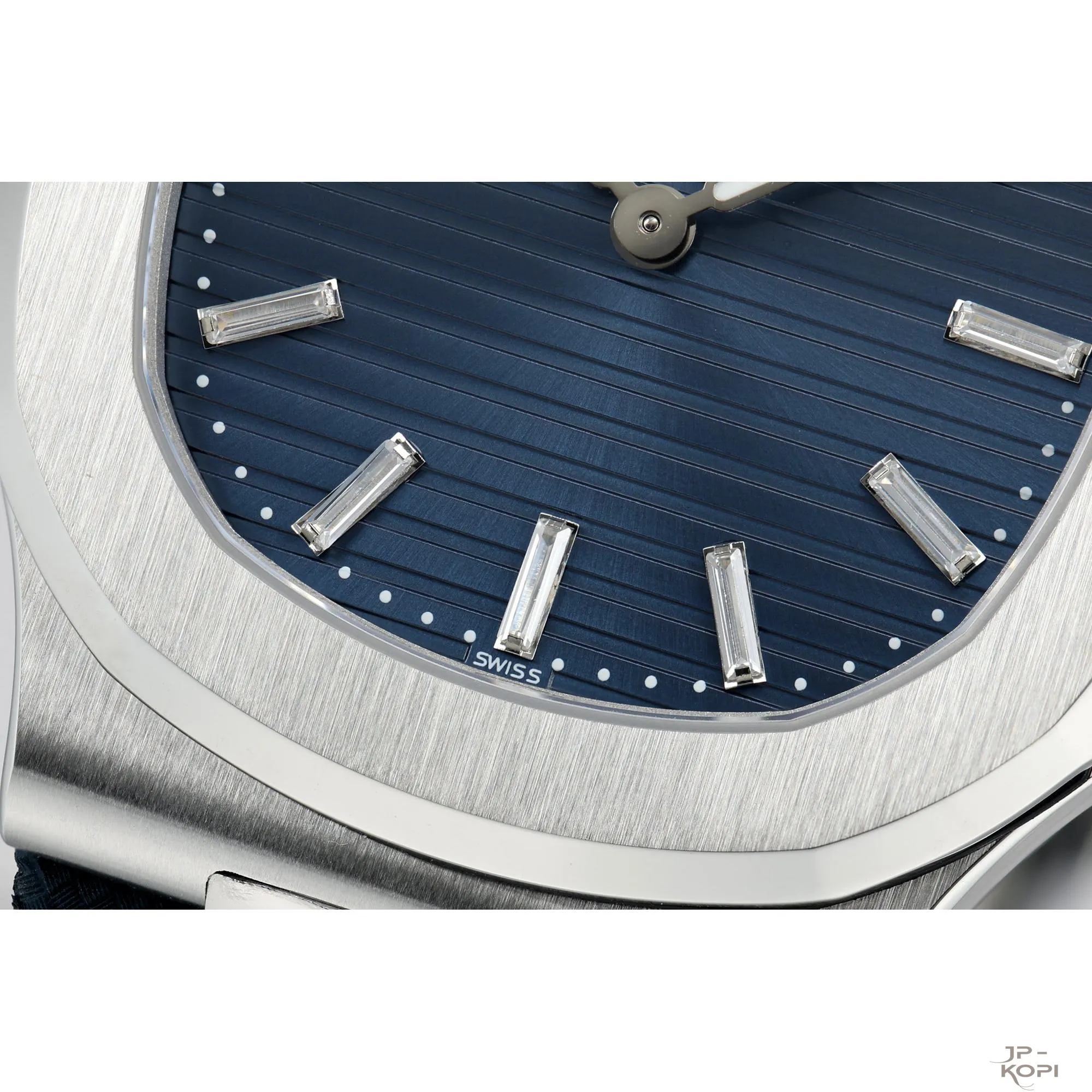 パテック・フィリップ ノーチラス誕生50周年記念 5810G-001|ブルーダイアル × コンポジットストラップ【PPF工場製】 - 画像 (6)